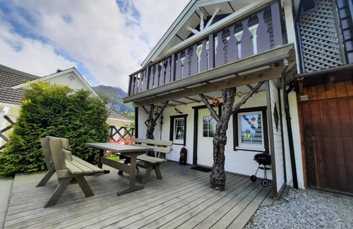 Innfjorden House | Fjordgaestehaus