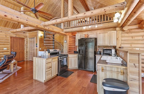 Kachina Village Cabin | Flag fall colors R here | Enjoy Local Discounts