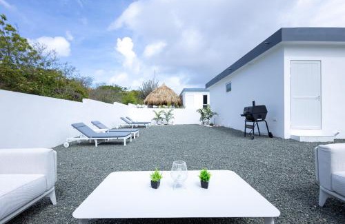 Jan Thiel House | Flamingo Lake Resort