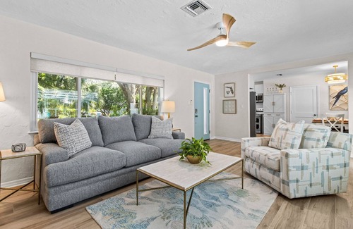 South Pinellas Community Council House | Flamingos Nest - Madeira Beach Pool Home with private Guest House