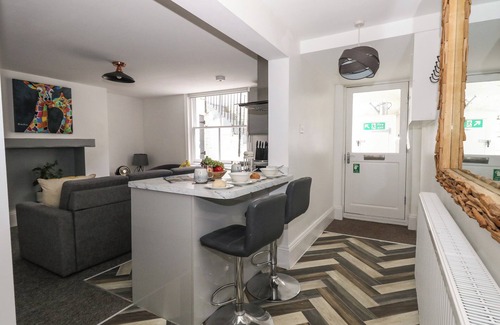Bournemouth City Centre Cottage | Flat 1 - Sandbanks