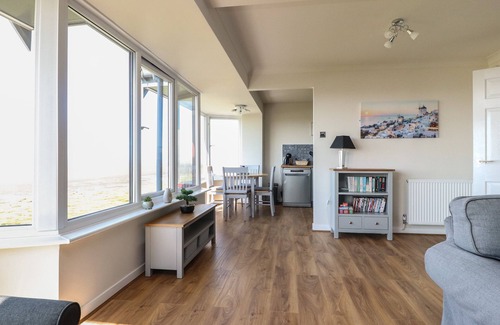 Knott End-on-Sea Cottage | FLAT 3, SANDRIDGE COURT, romantic in Knott End-On-Sea