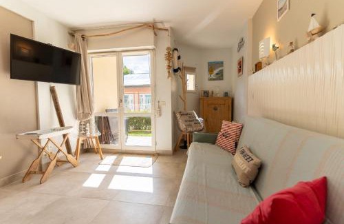 Le Touquet-Paris-Plage Apartment | Flat for 4 people with swimming pool tennis court and car park 56