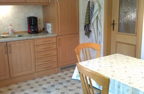 Hanichen Apartment | Flat in Hänichen with garden