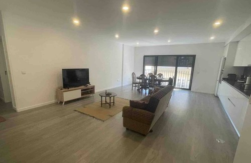 Tondela Apartment | Flat spacious and tidy - Close stadium + Wifi+ac