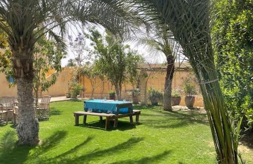 Yusuf as-Sidiq House | Flat with private pool and private garden
