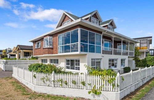Taupo House | Fletcher House. No 1