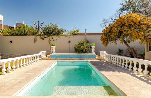 Godoy Cruz House | Fliphaus Wine Country - 9 Bd 22pax Pool Jacuzzi