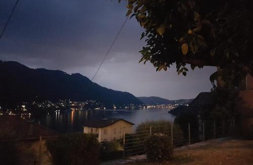 Moltrasio Apartment | Flora