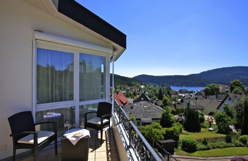 Schluchsee Apartment | Flora suite with shower/WC and balcony