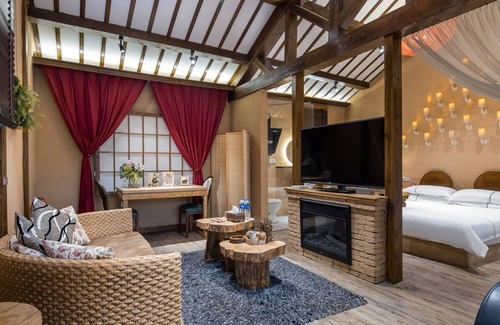 Jiashan House | Floral Hotel Yipin Visual Arts Xitang