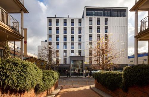 St. Mary's Park Apartment | Florence Dock - London