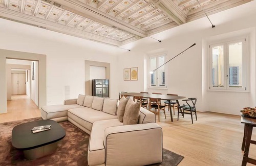 Santa Croce Apartment | Florence Reborn: Hand-Painted Frescos on Florence’s Storied Streets