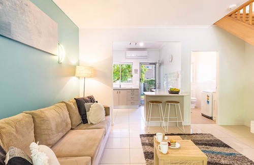 Shoal Bay House | Florida, 1/5 Lillian Street - 2 min walk to beach, shops & restaurants