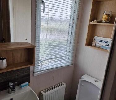 Cayton Bay Other | flower pot retreat