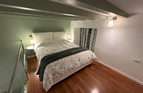 Ponte Seveso Apartment | Flowers, a cozy suite in Milan