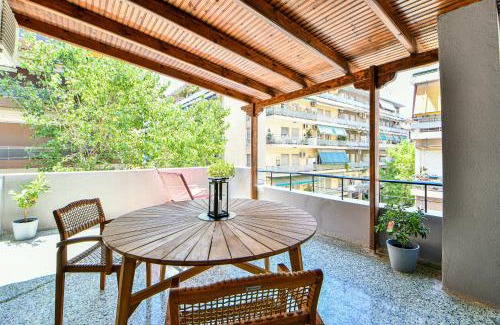 Ilisia Apartment | Flowers of Athens
