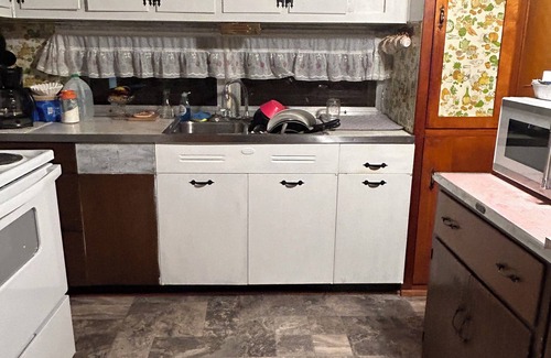 Frametown House | Fogarty on the Elk River kayaking, fishing or Elk River Rail Trail Frametown.