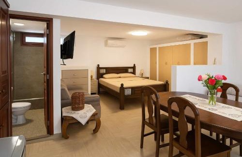 Ano Meria Apartment | Folegandros Galano Hideaway - Moniasma SeaViews