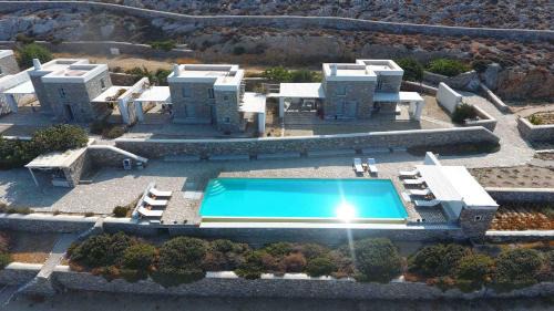 Karavostasis Villa | Folegandros Villas Aspropounta Double Room Beachfront