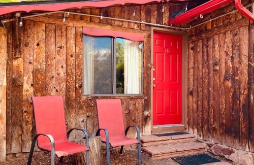 Lower Arapahoe Hotel | Foot of the Mountain Motel