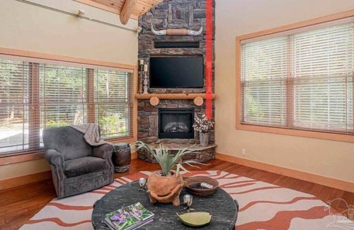 Milton Cabin | Forest Creek Lodge Su