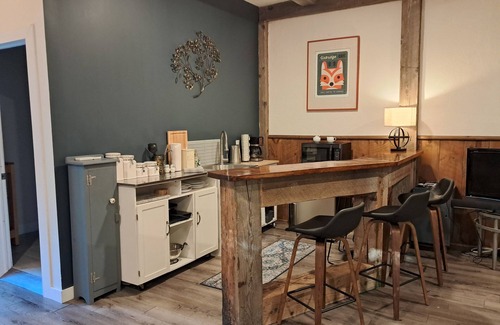 Uxbridge Apartment | Forest Nature Retreat with Fire Pit and Trails near Thermea Spa