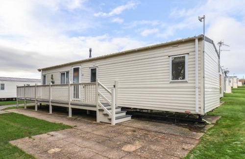 Cayton Bay House | Forest Star