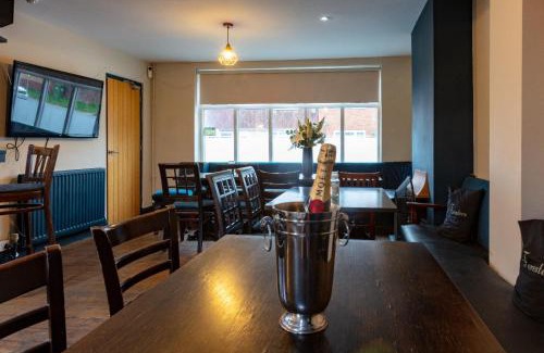 Warwick House | Foresters arms