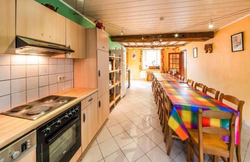 Awenne House | Forestside Escape for 15 Guests