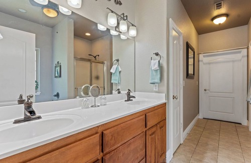 Bentonville - Fayetteville House | Forget your worries in this spacious and serene space