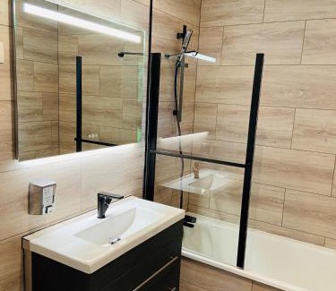 Equemauville Apartment | FORMISTUDIO II