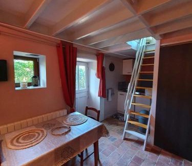 Torce-Viviers- en-Charnie Apartment | Four à pain