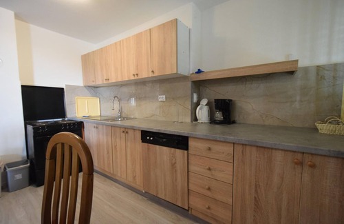 Njivice Apartment | Four-bedroom apartment with terrace Njivice, Krk (A-21846-a)