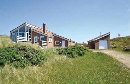Bjerregard Strand House | Four-Bedroom Holiday Home In Hvide Sande