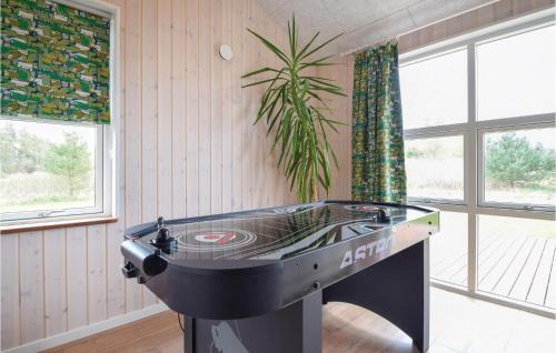 Krejbjerg House | Four-Bedroom Holiday Home In Ejstrupholm