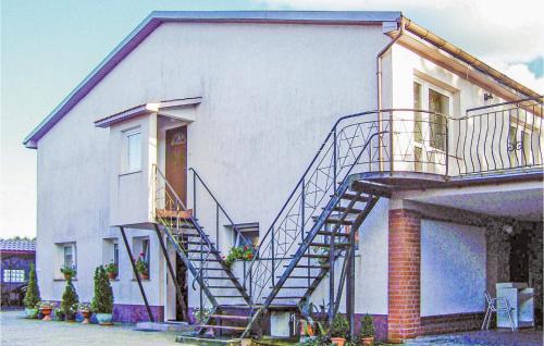 gmina Sianow House | Four-Bedroom Holiday Home In Sianow