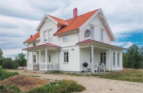 Gnosjo Municipality House | Four-Bedroom Holiday Home In Gnosjo