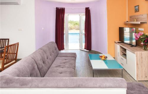 Cista Velika House | Four-Bedroom Holiday Home In Cista Velika