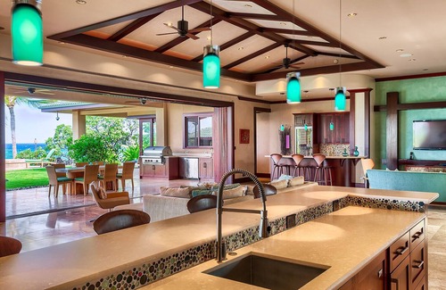 Waikoloa House | Four Bedroom Oceanfront Estate at Naupaka Place at Waikoloa Beach!