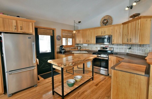 Solon Springs Cabin | Four Bs Lodge in Barnes Sandy Frontage on Middle Eau Claire Lake