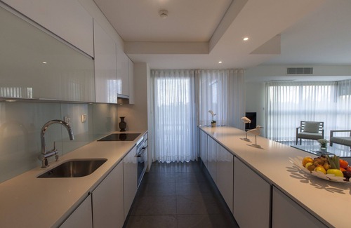 Carvalhal Hotel | Four Modern 2BR Apts by Marina w/ River Views & Free Parking, Near Golf Academy