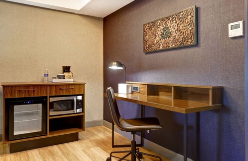 Thorold Hotel | Four Points by Sheraton St. Catharines Niagara Suites