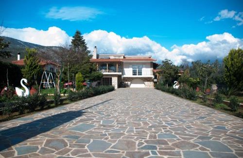 Sipiada Apartment | Four Seasons