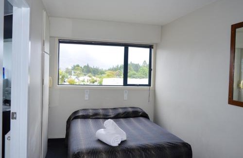 Queenstown City Centre Hotel | Four Seasons Motel