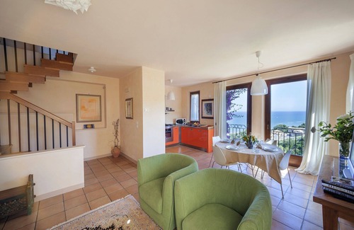 Cupra Marittima Villa | Four-story villa with sea views, located in the historisc