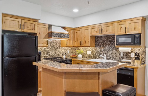 Deer Valley House | Foxglove at Deer Valley by AvantStay | Hot Tub | Steps from Main Street