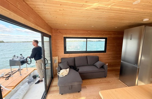 Eclaron-Braucourt-Sainte-Liviere Boat Rental | Panoramic electric boat, sail on the Lac du Der without a license. Eclaron