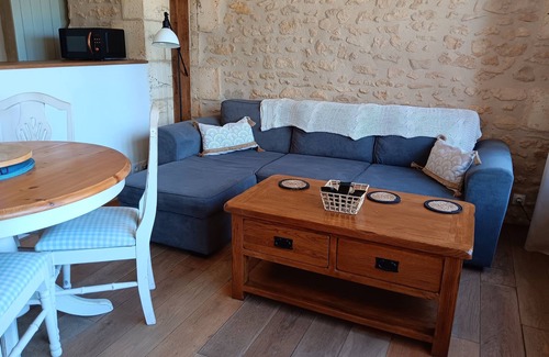 Javerlhac-et-la-Chapelle-St-Robert Cottage | Peaceful Unique Gite In The Countrysidenn Javerlhac-et-la-Chapelle-Saint-Robert