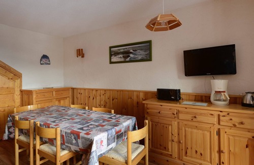 Montchavin Apartment | Spacious Duplex Apartment · Close to Slopes · Sleeps 8 · Mont Blanc View